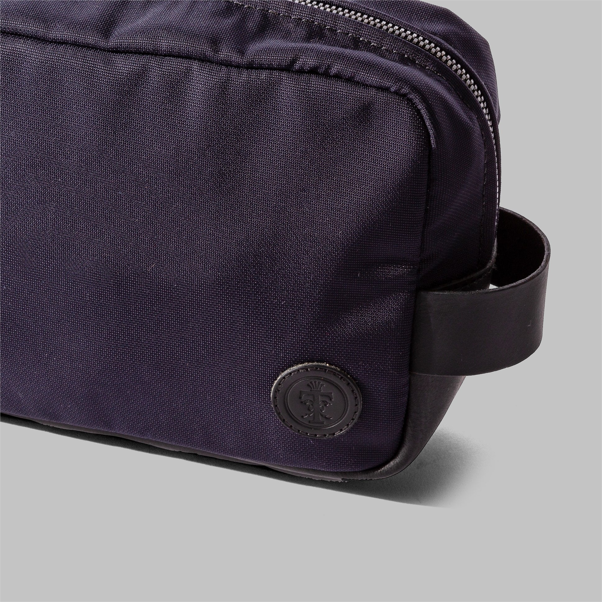 Brindley Navy Nylon Wash Bag - Image 4